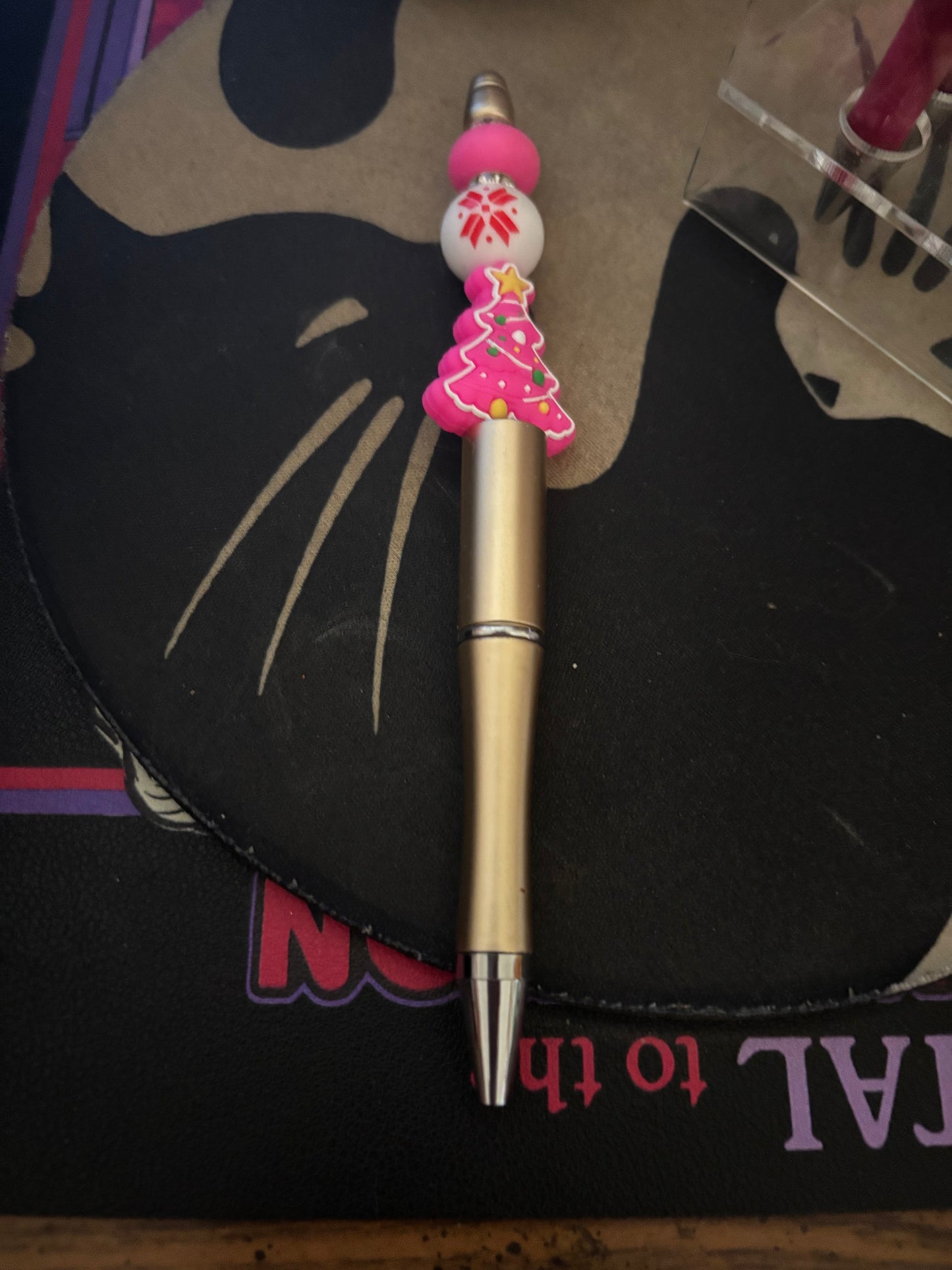 Pink Christmas tree pen