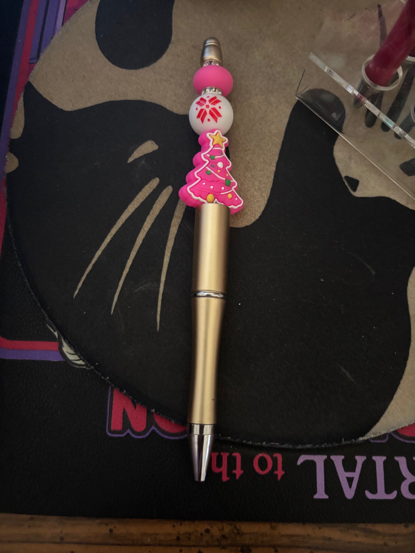 Pink Christmas tree pen