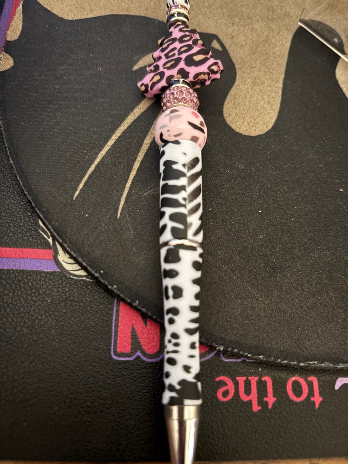 Pink cow Christmas pen