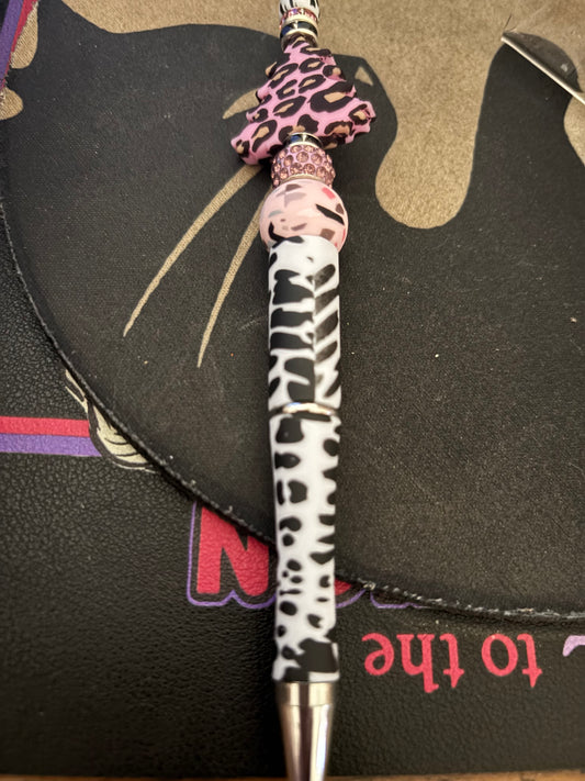 Pink cow Christmas pen