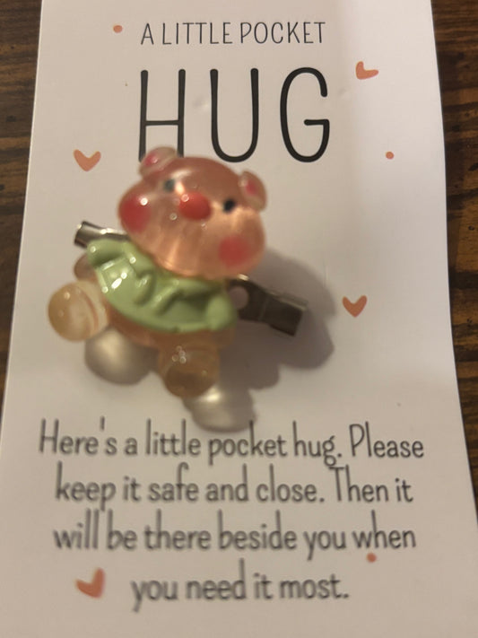 Piggy hugs pin