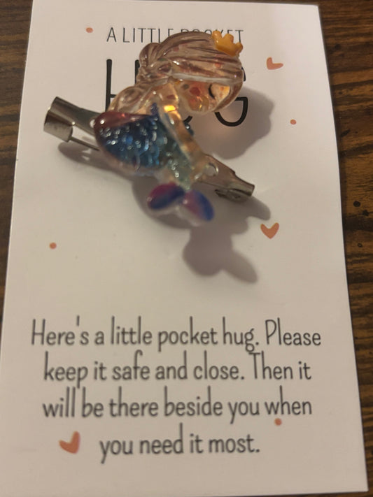 Mermaid hug pin